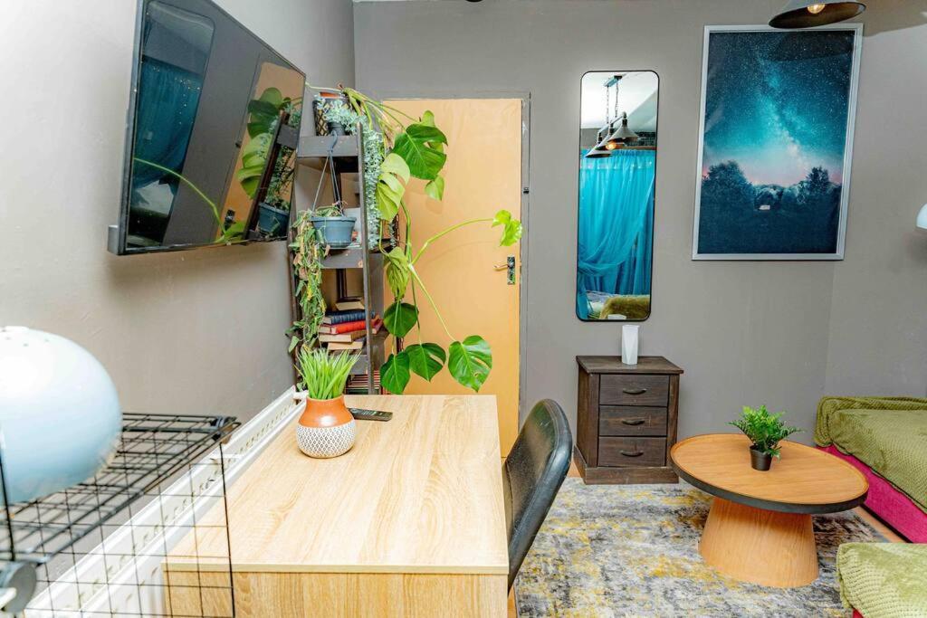 Unique Home W/Garden Hot Tub, Sauna & Cinema Room Londra Exterior foto